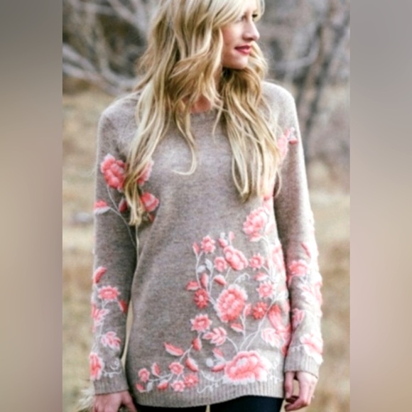 Anthropologie Sweaters - Embroidered Sweater